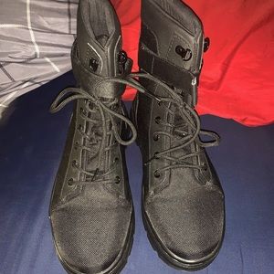 NWOT doc marten canvas combat boots